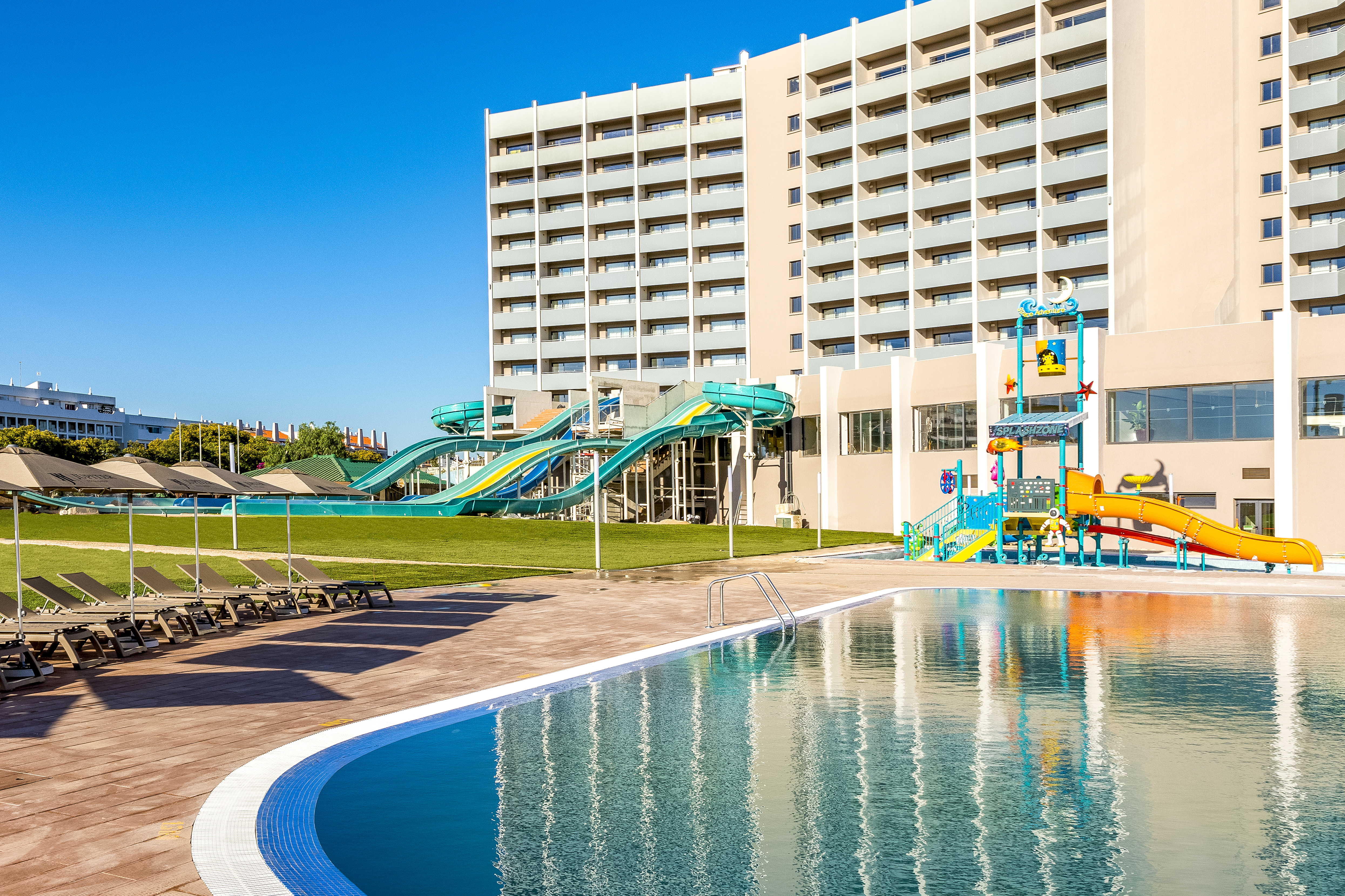Jupiter Albufeira, a lively hotel in the new town of Albufeira