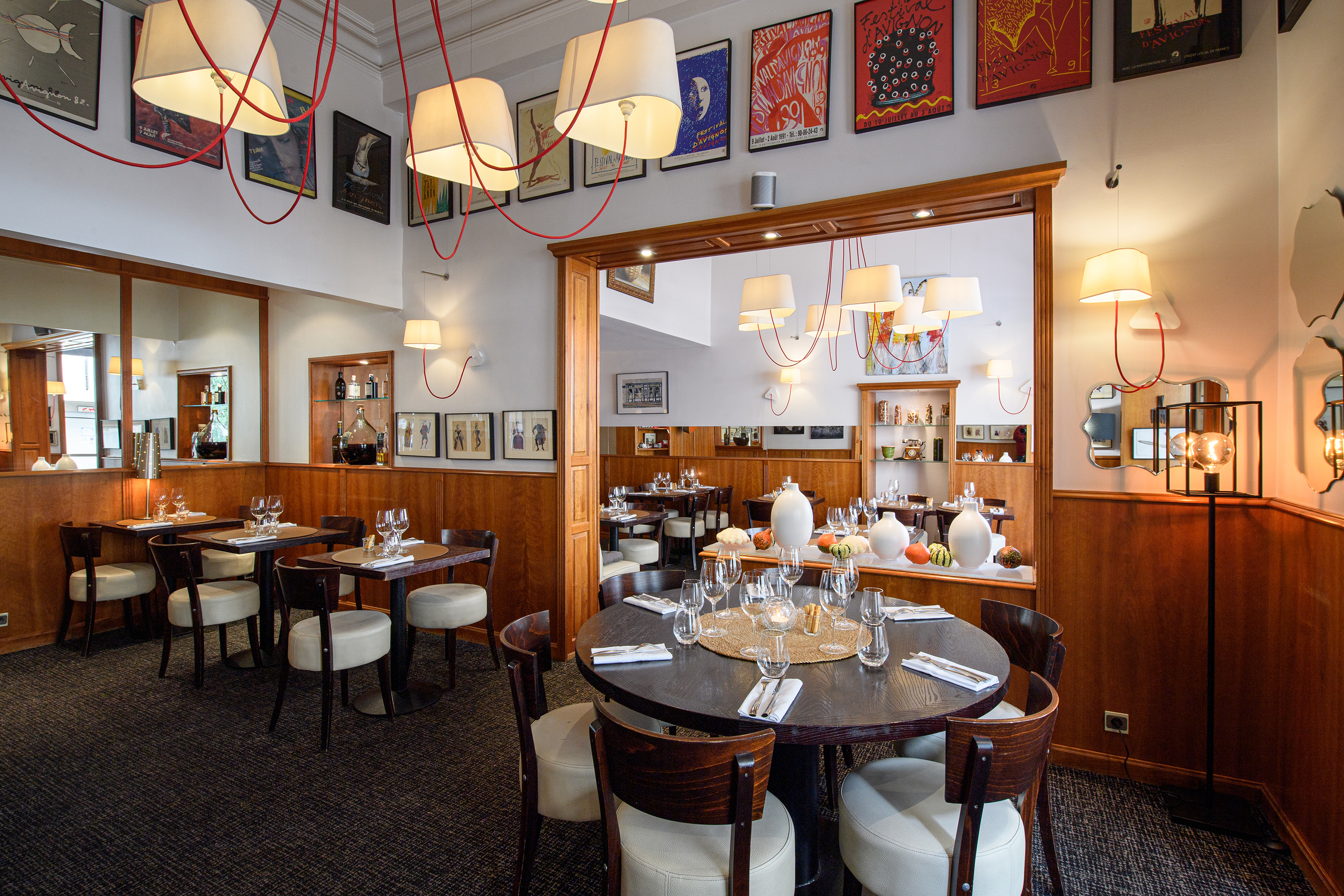 Interior view of La Fourchette restaurant in Avignon.